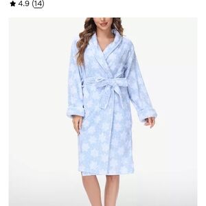 Echo Light Blue Snowflake Patterned Robe